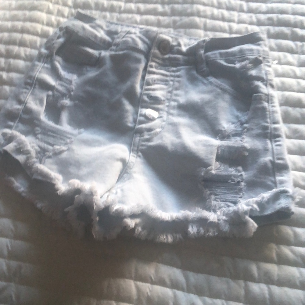 CUTE TRENDY SHORT SIZE 0
